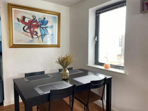 Picture of Lovely 2-Bedrooms Apartment Step To The Beach