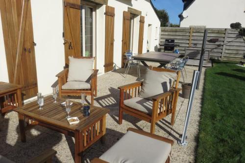 Bright House with GARDEN near the River gîte à louer Bono