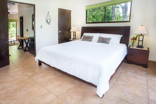Villa Iguana - Great place & privacy with Jacuzzi & WiFi