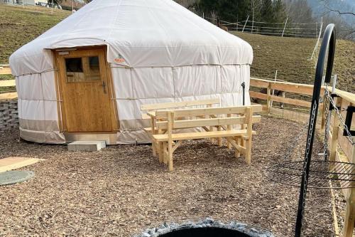 Jurte beim Lama- & Alpakahof Triesenberg in Triesenberg