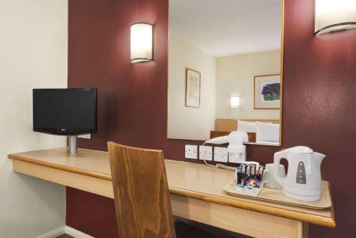 Days Inn Hotel Warwick South - Southbound M40