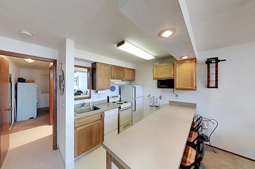 ​Rock Creek Inn Vacation Condos - image 6