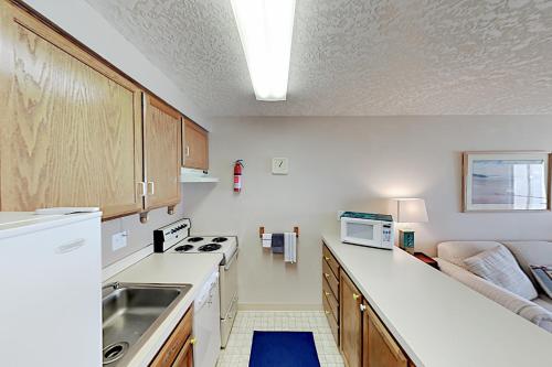 ​Rock Creek Inn Vacation Condos - image 3