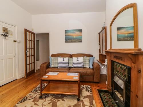 Hoe Apartment Plymouth - image 10