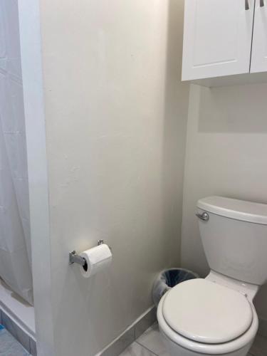 Comfy Large Room in LA - image 10