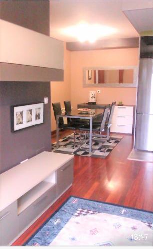  Apartamento con piscina urbanización embarcadero Limpias in Limpias