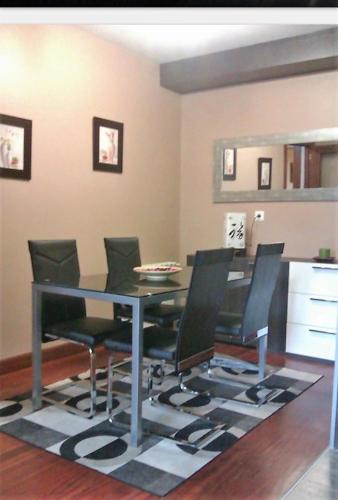  Apartamento con piscina urbanización embarcadero Limpias in Limpias