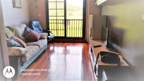  Apartamento con piscina urbanización embarcadero Limpias, Unterkunft in Limpias