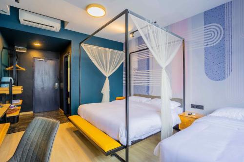 room detail thumbnail 1