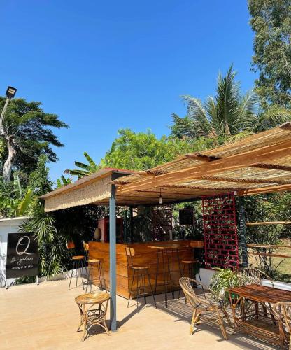 bar/salon, Q Bungalows in Kep