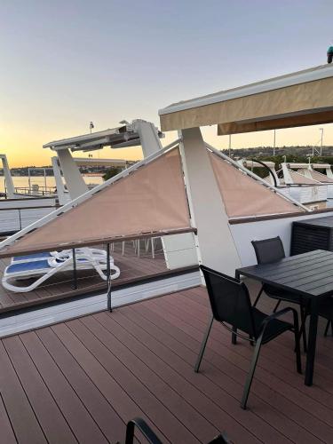 Floating Sea House MAREA Floating Sea House MAREA