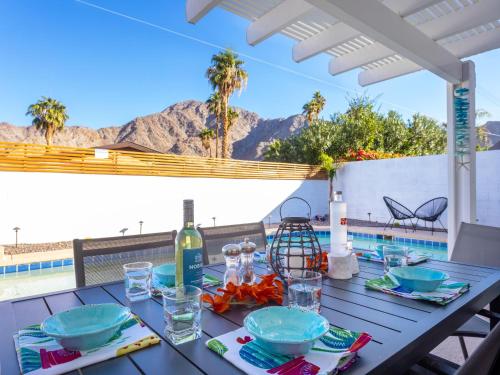 Mountain View Hideaway in the Cove - main image