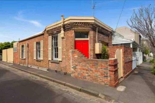 Cheerful 2 bedroom residential home