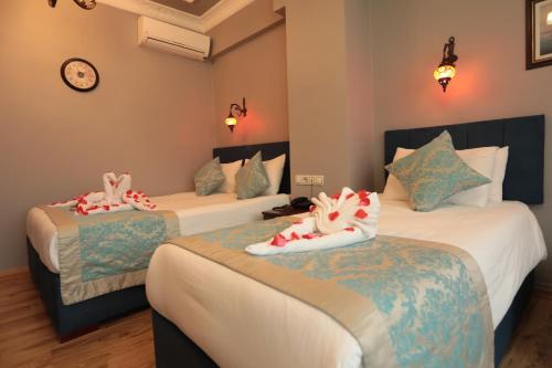 Deluxe Family Room image 10