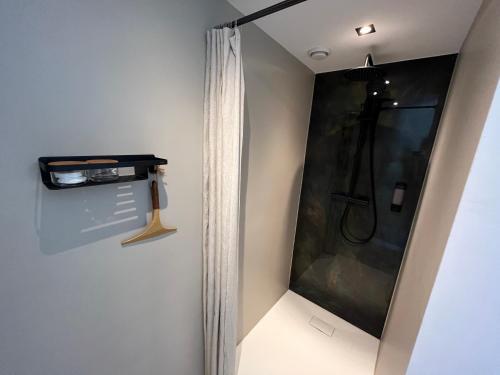 Bed & Breakfast 'Le Faucon' Room Type - Deluxe Double Room