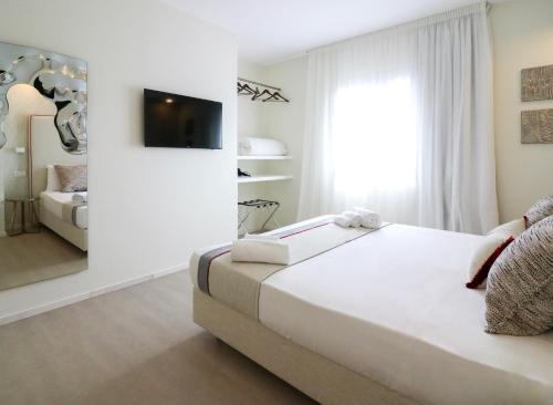 Double A Luxury Room - image 4