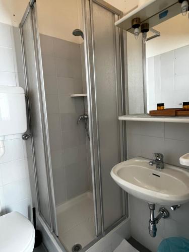 Double Room with Sea View image 2