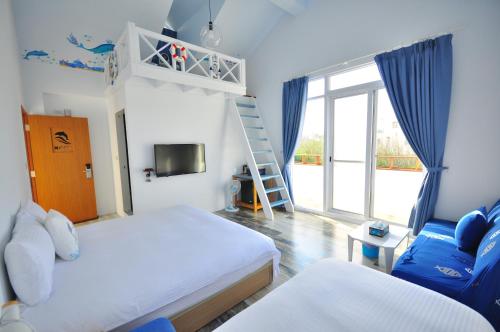 Sea Daughter's Homestay near Lintou Park