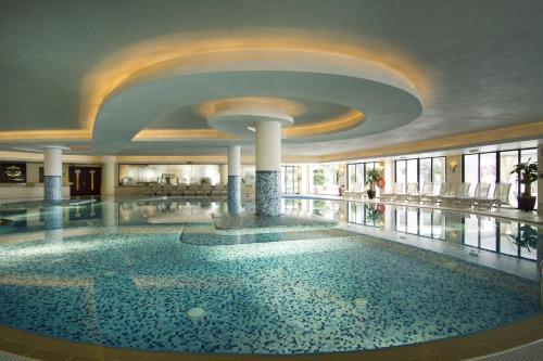 Grand Hotel Excelsior - main image