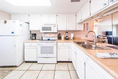 Moonspinner 211B by RealJoy Vacations - image 2