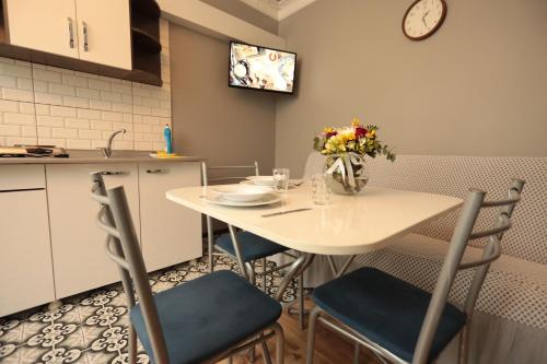 White Pearl Apart - image 14