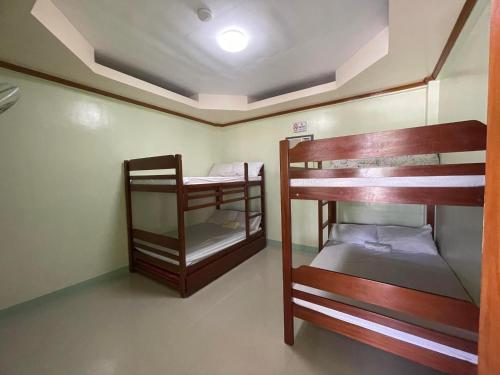 Chamie's Transient House, Baler