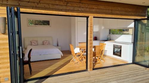 CHALET CONTEMPORAIN LES LAURIERS SUR L'ÎLE DU LEVANT gîte à louer Port-Cros