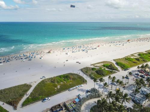 Boutique Suite with Huge Terrace and Rooftop Pool in Miami Beach, USA