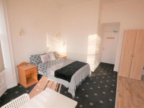 1 double bed, 1 sofa bed