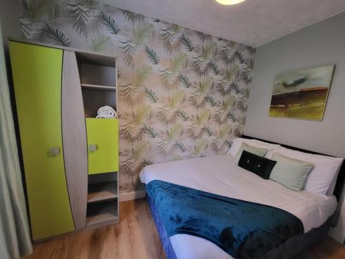 4 Bedroom Apts at Sensational Stay Serviced Accommodation Aberdeen- Powis Crescent - image 8