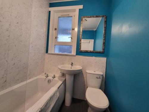 4 Bedroom Apts at Sensational Stay Serviced Accommodation Aberdeen- Powis Crescent - image 10