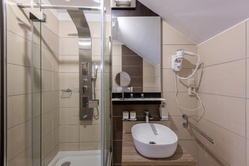 Bazilika alatt Panzió Room Type - Deluxe Double Room with Extra Bed Bazilika alatt Panzió Room Type - Deluxe Double Room with Extra Bed