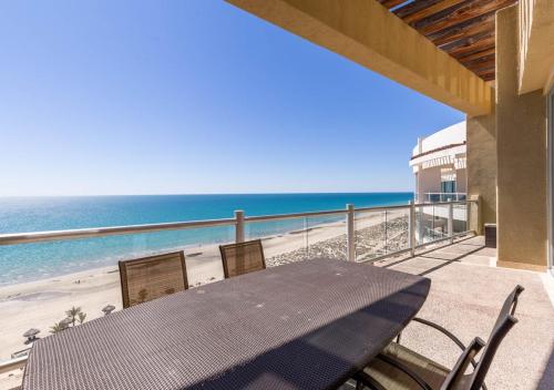 Balcony/terrace, Encanto Living Penthouse 1202 by Kivoya in Playa Encanto