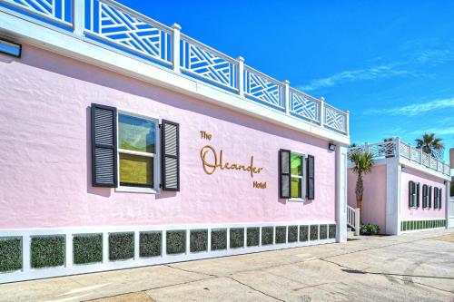 Room 2 Oleander Hotel Walk to Cruise Terminal, Restaurants & The Strand – Galveston, TX