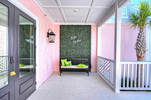 Room 2 Oleander Hotel Walk to Cruise Terminal, Restaurants & The Strand – Galveston, TX