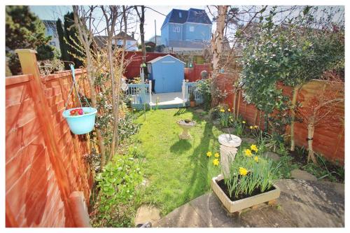 Picture of Self Contained Flat With Private Garden & Parking