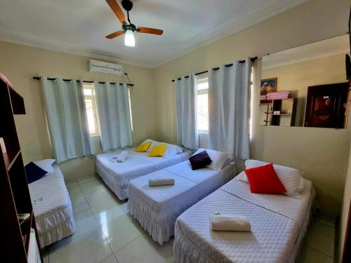 5 twin beds