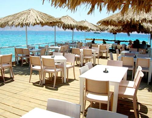 Restaurant, Hotel Apartment Short Term Tel Aviv Bat Yam 5 in Bat Yam