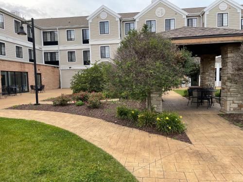 Staybridge Suites Milwaukee West-Oconomowoc an IHG Hotel - image 11