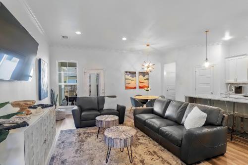 ALL NEW - Designer Luxury 3BR Townhouse - Near LSU