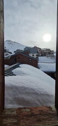 Tignes rond point des pistes vue panoramique au soleil in ティニュ