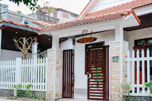 Chi Homestay #3 near An Hoa Bus Station