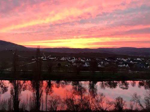 Weinlofts an der Mosel mit E10 Ladestation