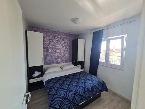 One-Bedroom Apartment with Balcony image 7