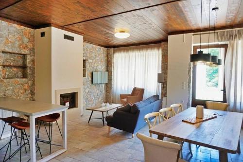 VILLA ATHINA gîte à louer Malotíra