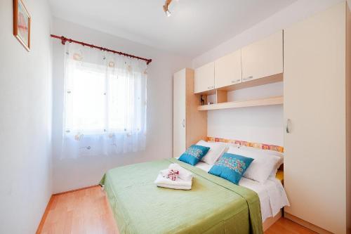 Apartment with Sea View image 4
