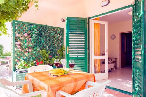 Apartment with Terrace image 4