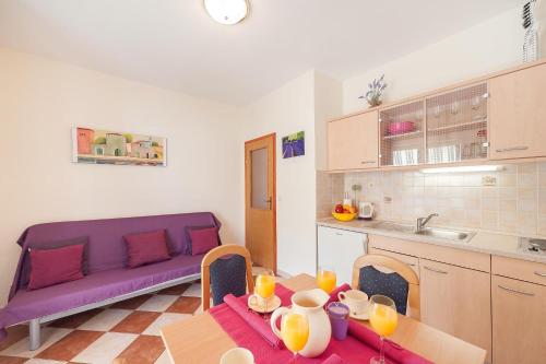 Apartment with Sea View image 9