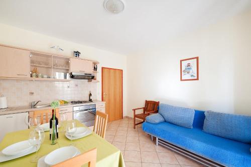 Apartment with Sea View image 10