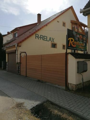  R-Relax Vendégház, Pension in Egerszalók